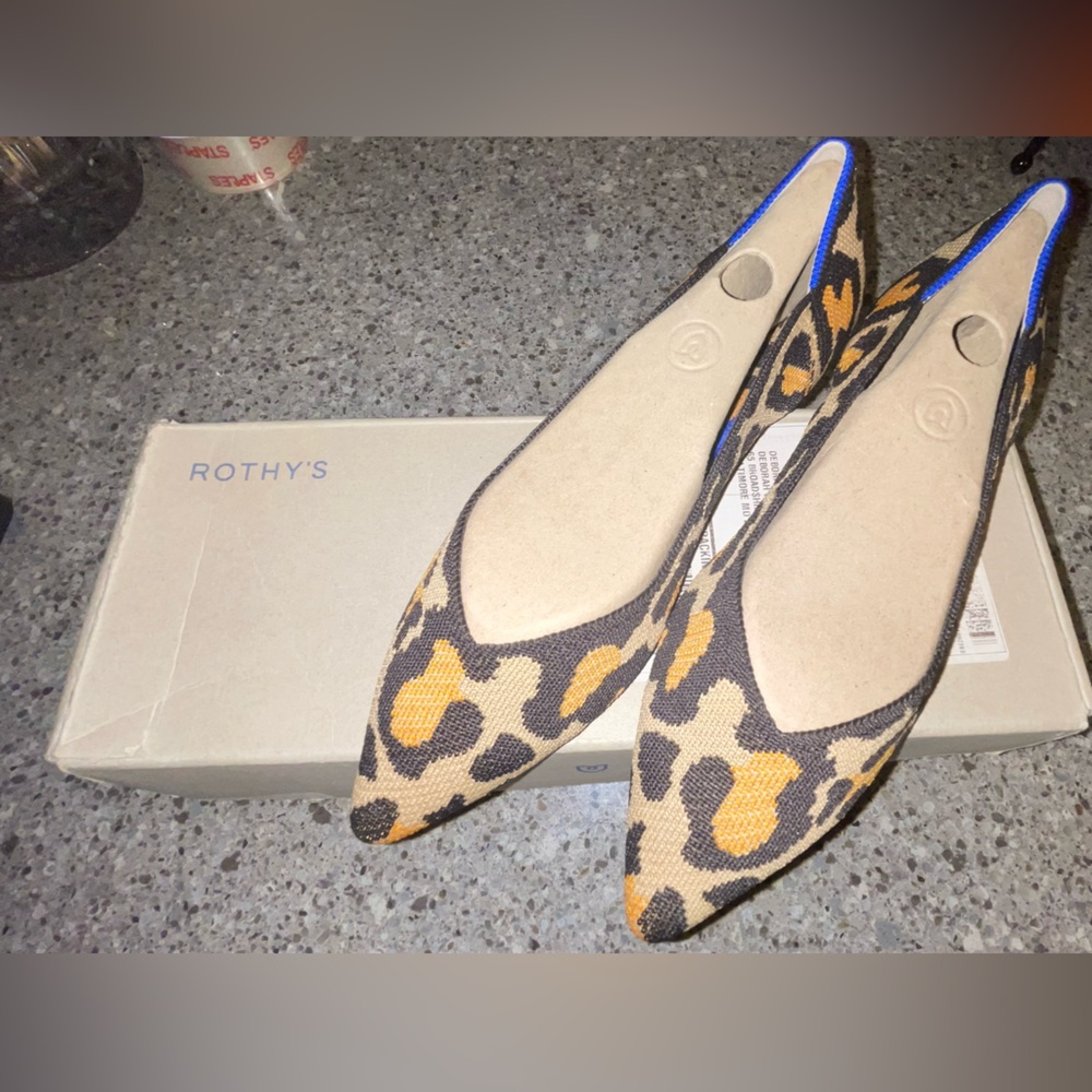 Rothys Women's The Point  Leopard Print Pointed Toe Ballet Flats Size 8.5
